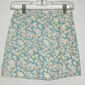 Wild Fable Blue Daisy Stretch Mini Skirt